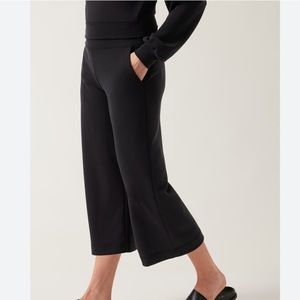 Athleta Seasoft Wide Crop Pant